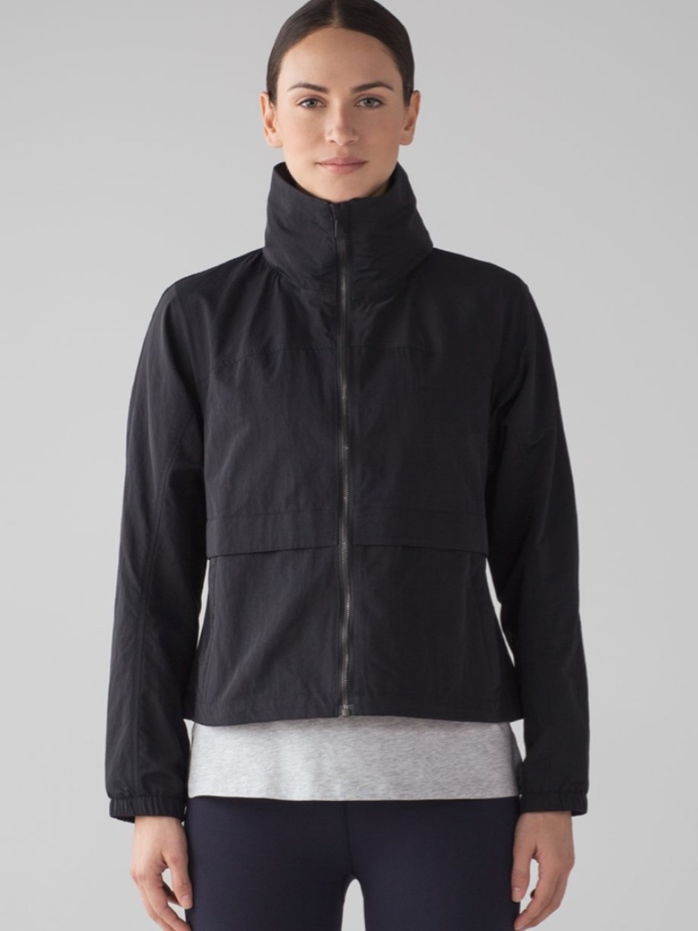 Lululemon Effortless Jacket, Hood, Zip Front, Water Repellent, Black, Size 4